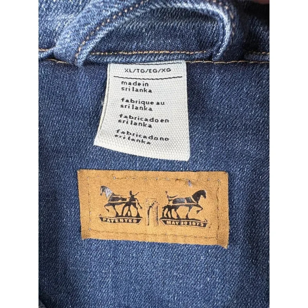 Levi's Denim Trucker Jacket Men's XL Blue Jean Collared Faded Long Sleeves